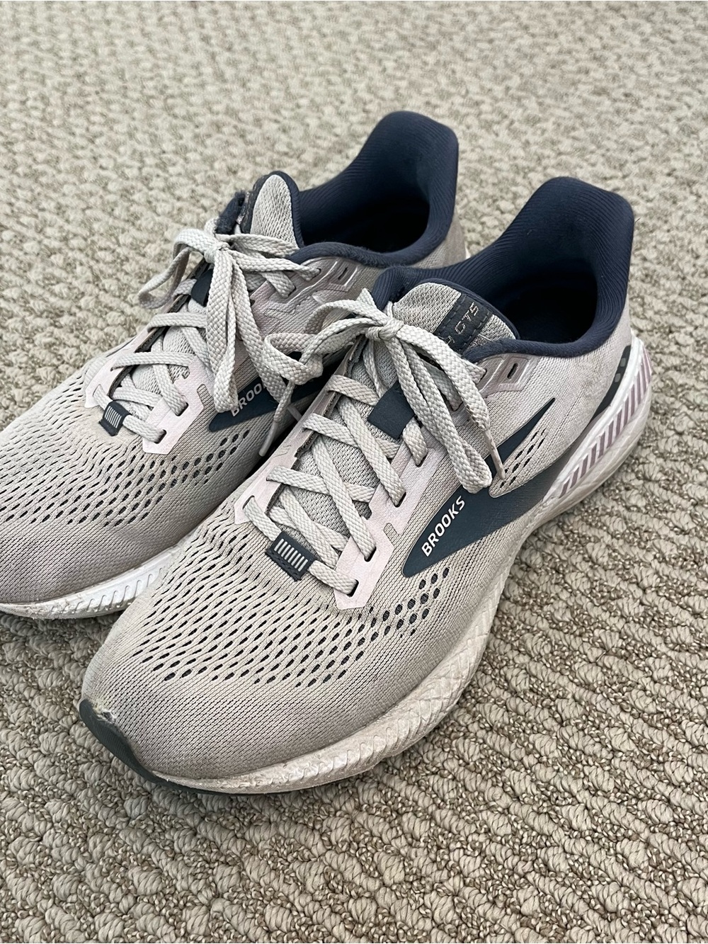 Brooks Women's Running Shoes in Gray and Light Pink